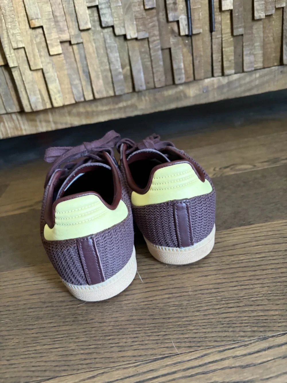 Women's Adidas Samba OG - Shadow Brown/Powder Yellow size 9 - Picture 11 of 14